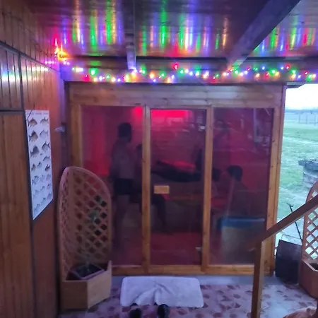 ゲストハウス Gemenc Vendeghaz