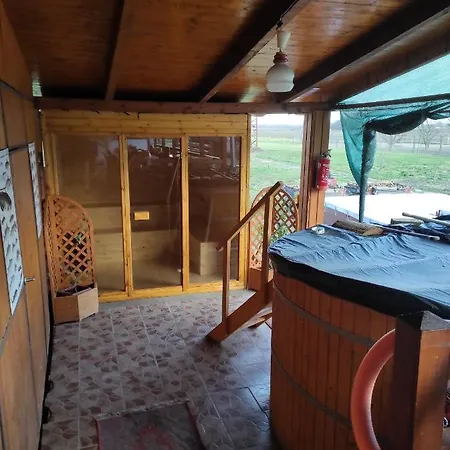 ゲストハウス Gemenc Vendeghaz 4*